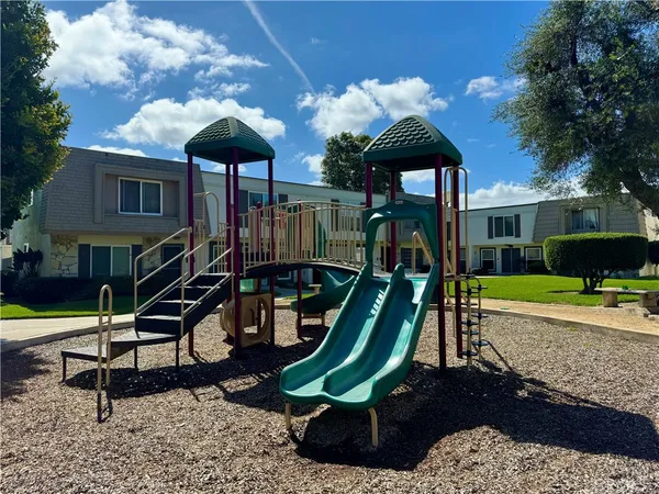 $3,500 | 11115 Slater Avenue, Unit A, Fountain Valley, CA 92708