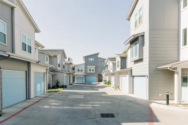 $278,000 | 12500 Lamppost Lane, Unit 17, Austin, TX 78727