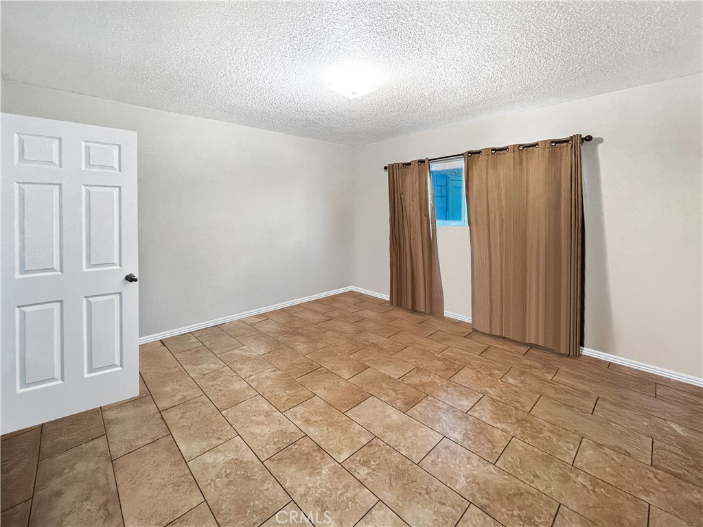4084 137th Street, Unit B Hawthorne, CA 90250 - Photo 6 of 8 a view of empty room