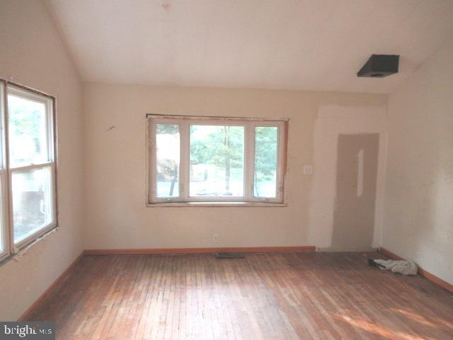 830 Jarvis Road Sicklerville, NJ 08081 - Photo 2 of 11 Living room