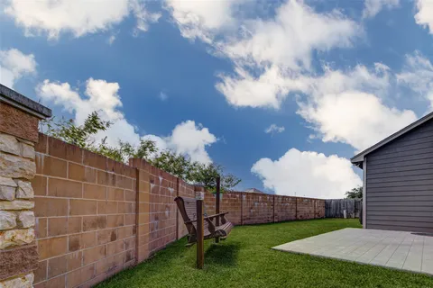 $300,000 | 5318 Madeline Grace Drive, Brookshire, TX 77423