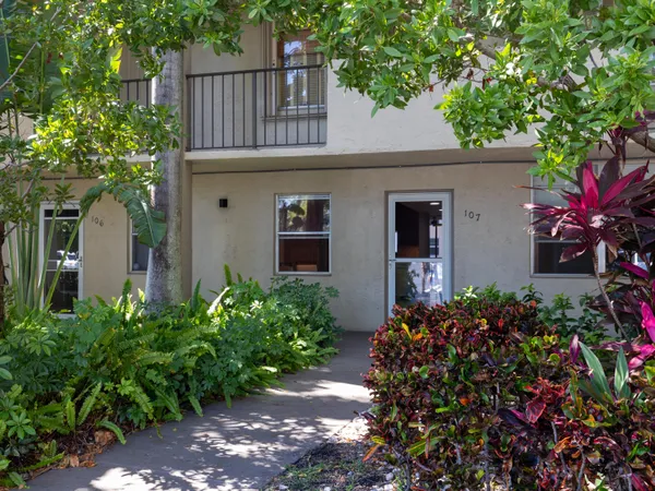 $2,200 | 777 South Federal Highway, Unit 107D, Pompano Beach, FL 33062