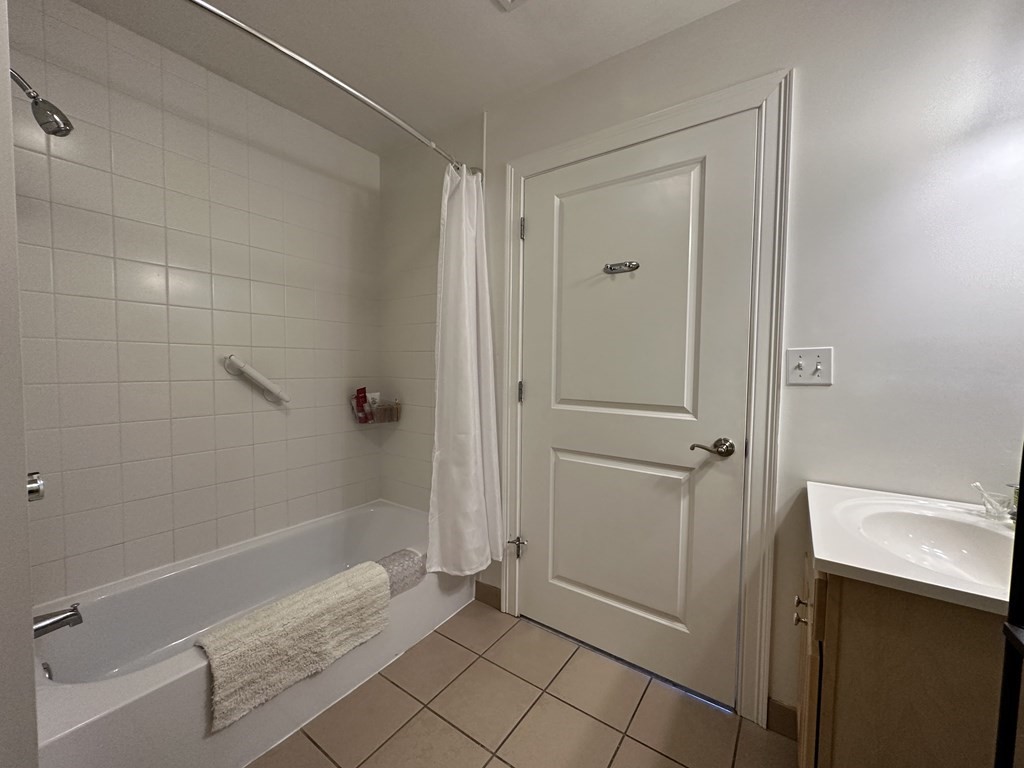 25 Alpine Street, Unit 8 Boston, MA 02136 - Photo 20 of 31 Gallery Image 20