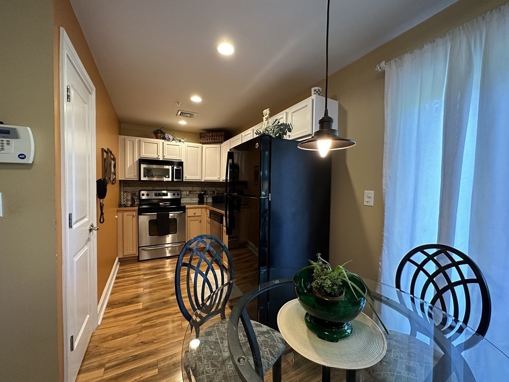 25 Alpine Street, Unit 8 Boston, MA 02136 - Photo 4 of 31 Gallery Image 4