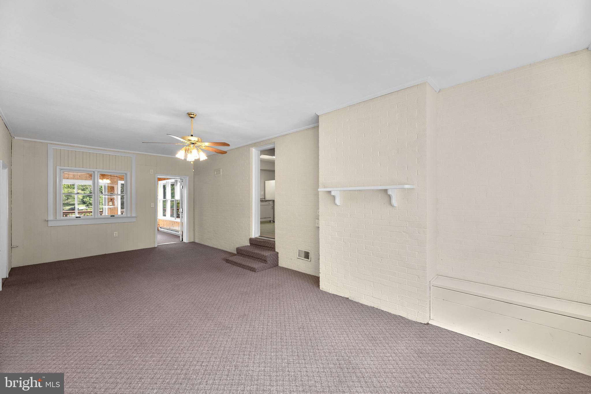 9071 Dunloggin Road Ellicott City, MD 21042 - Photo 11 of 39 Family Room