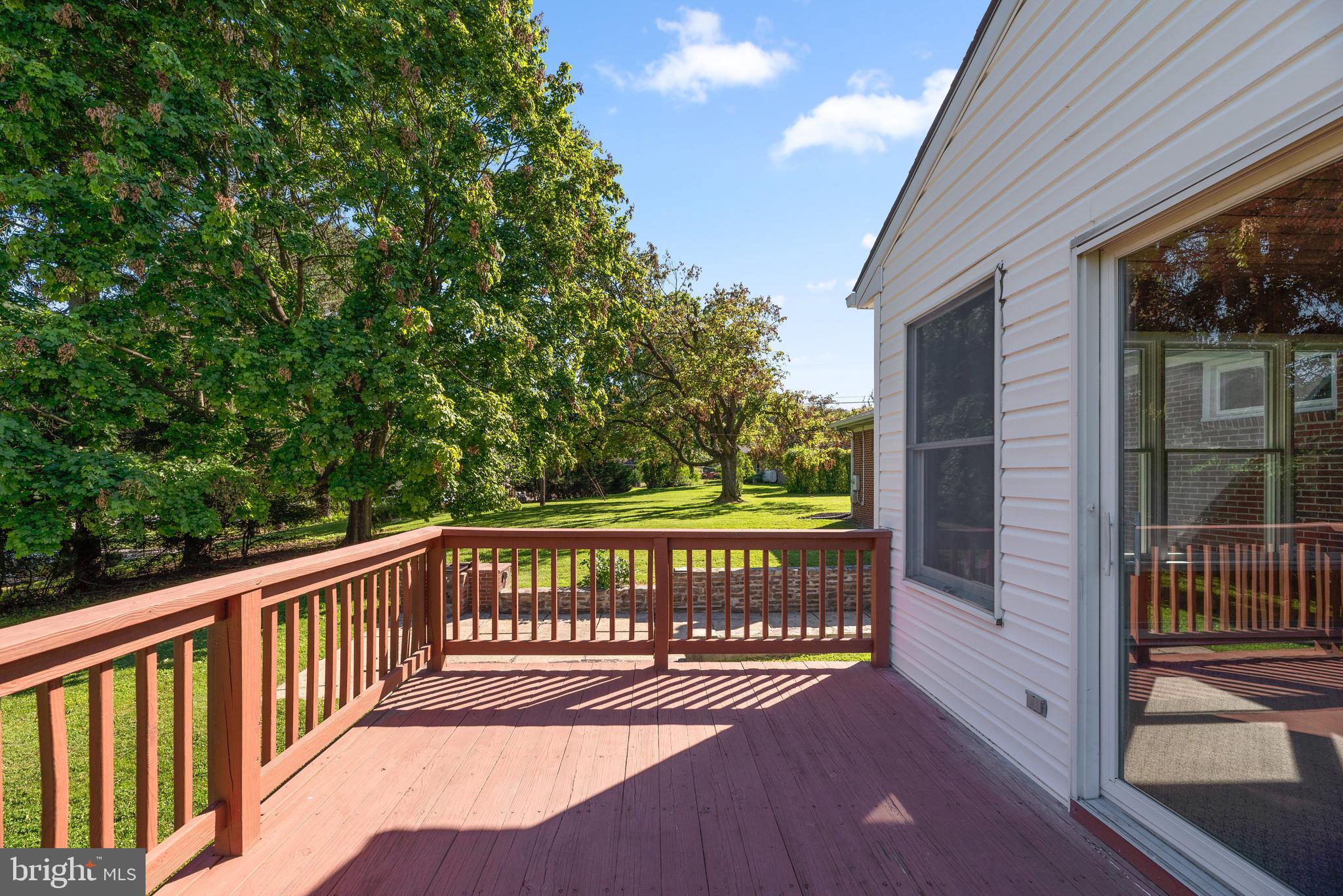 9071 Dunloggin Road Ellicott City, MD 21042 - Photo 15 of 39 Deck