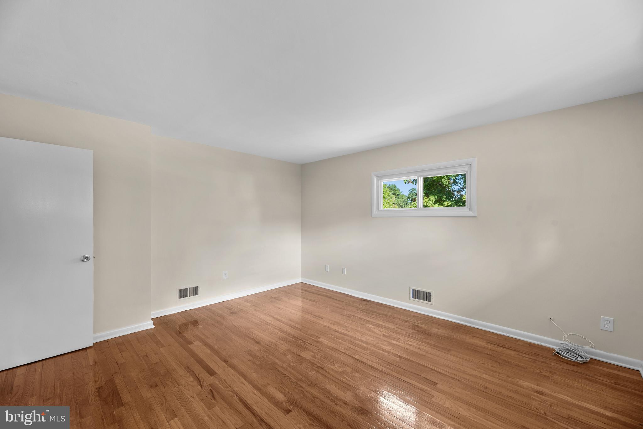 9071 Dunloggin Road Ellicott City, MD 21042 - Photo 18 of 39 Bedroom