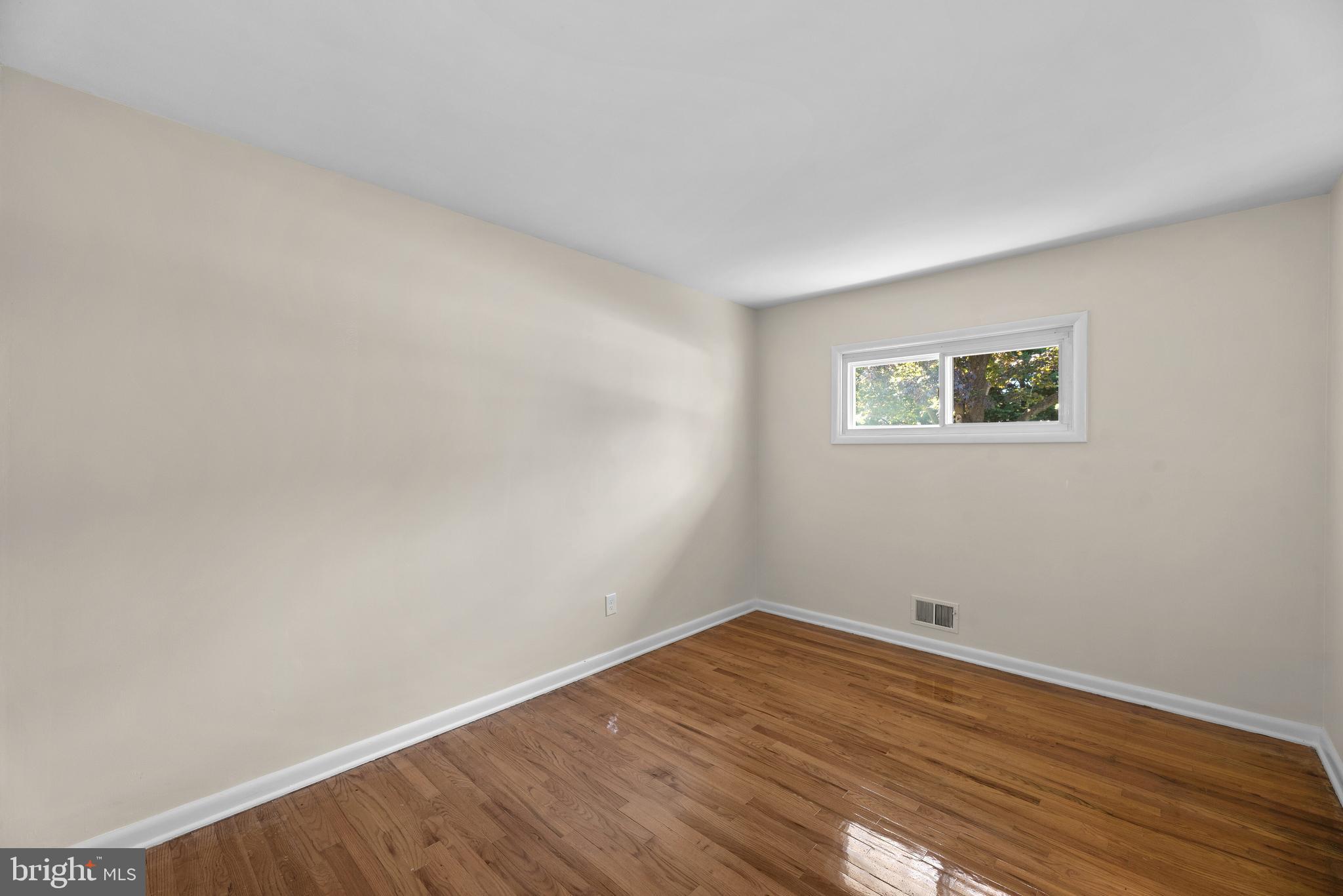 9071 Dunloggin Road Ellicott City, MD 21042 - Photo 25 of 39 Bedroom