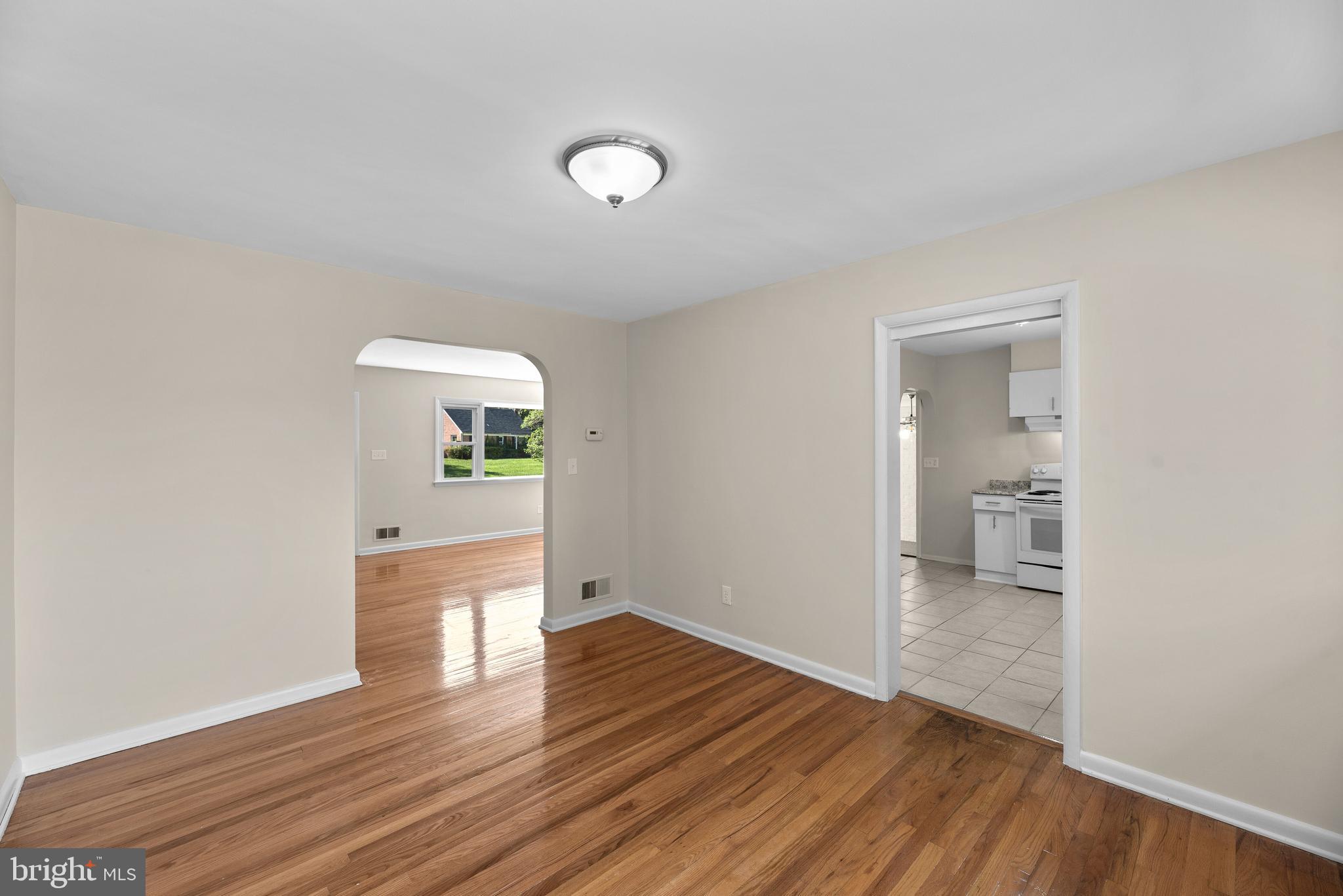 9071 Dunloggin Road Ellicott City, MD 21042 - Photo 6 of 39 Dining Room