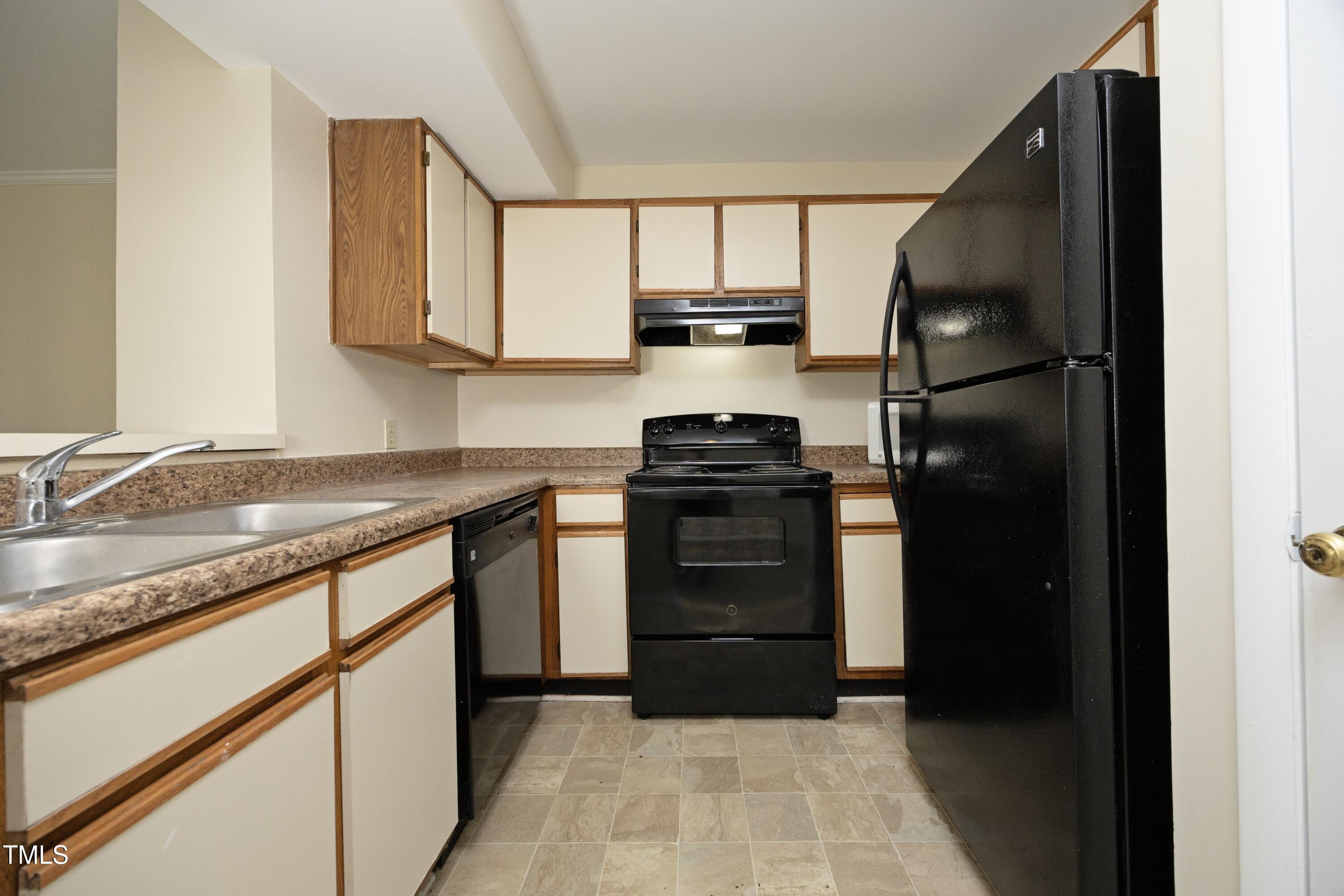 3706 Chimney Ridge Place, Unit 103 Durham, NC 27713 - Photo 10 of 32 Kitchen