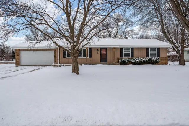 $245,000 | 346 Whittemore Drive, South Beloit, IL 61080