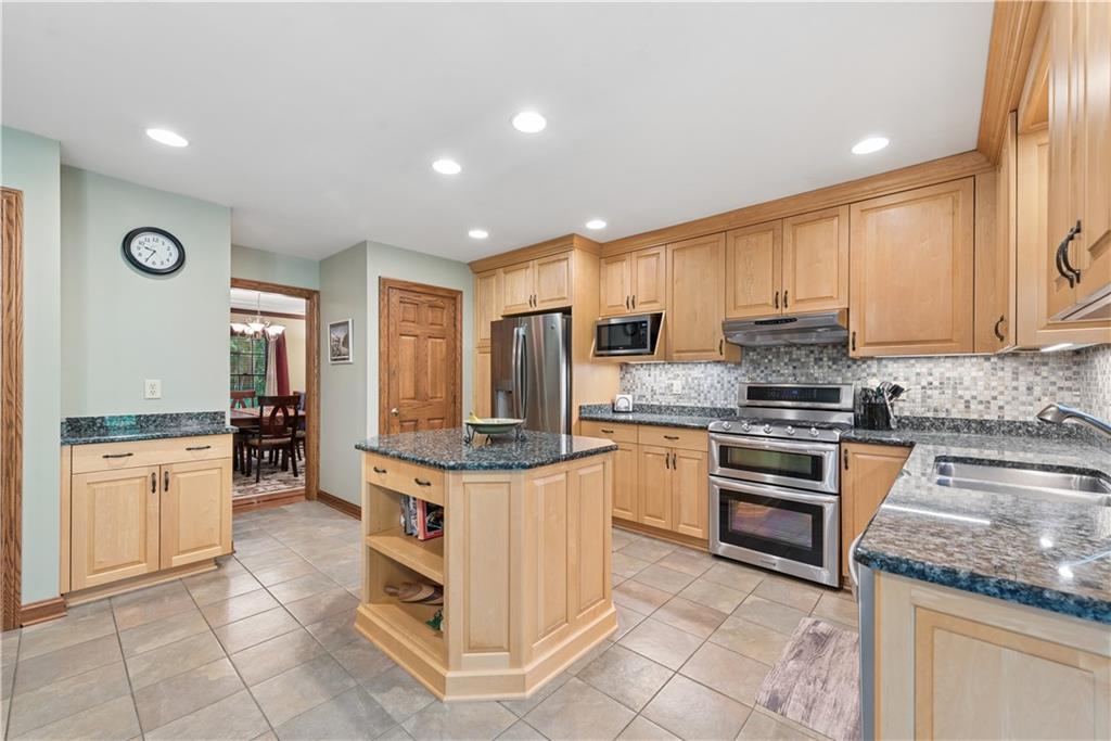 3819 Hill Road Allison Park, PA 15101 - Photo 7 of 39