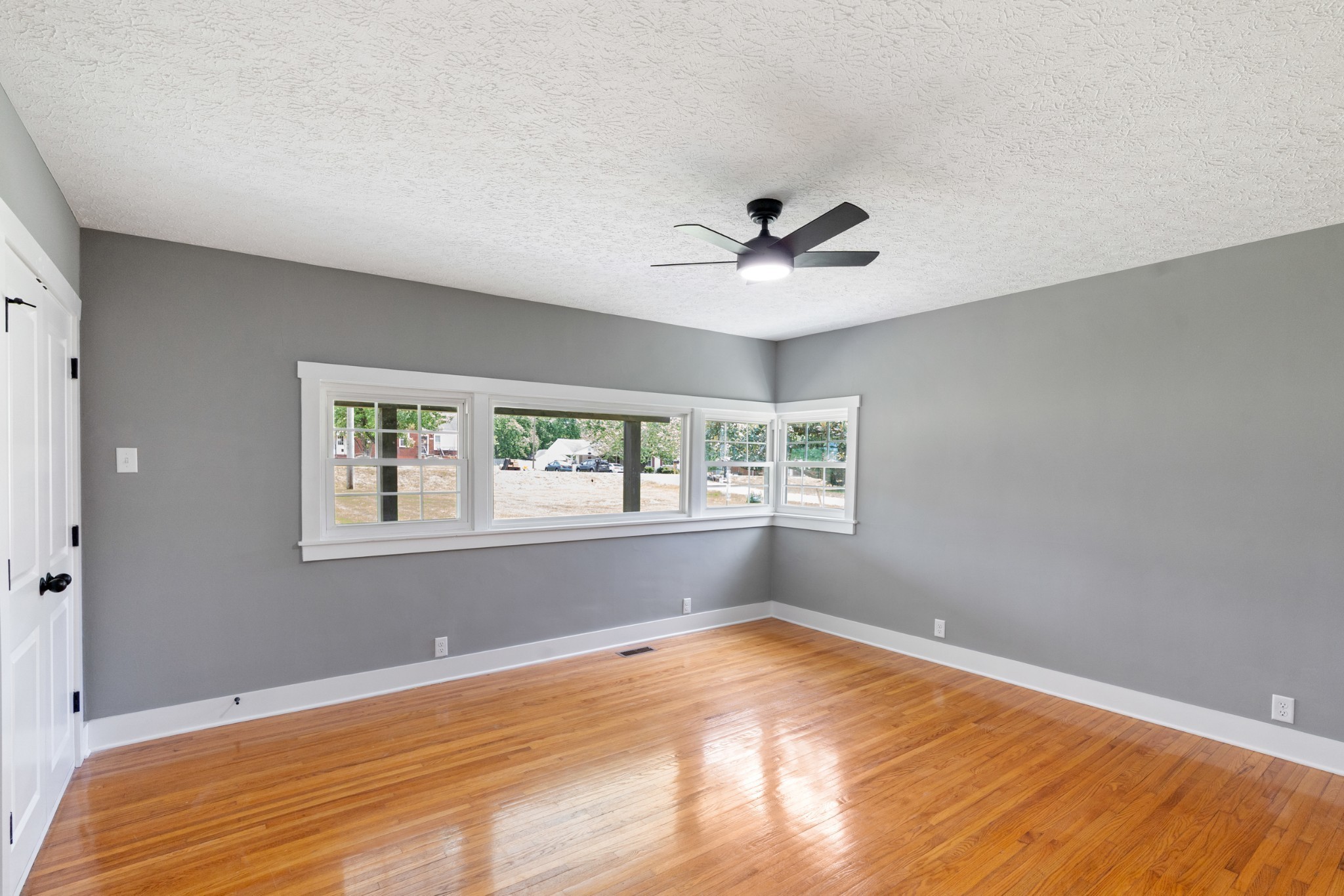 1503 5th Avenue West Springfield, TN 37172 - Photo 24 of 43 a view of empty room with wooden floor and fan