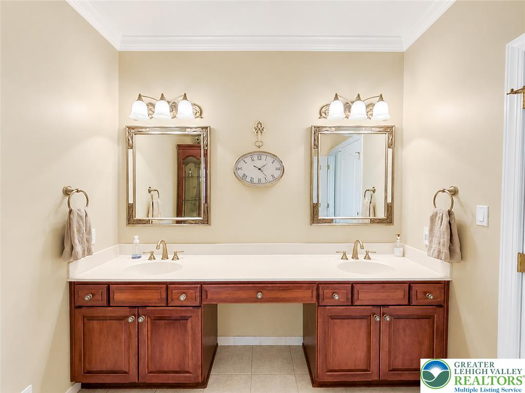 272 South Egg Road Bath, PA 18014 - Photo 19 of 34 Ensuite bath of owner's suite