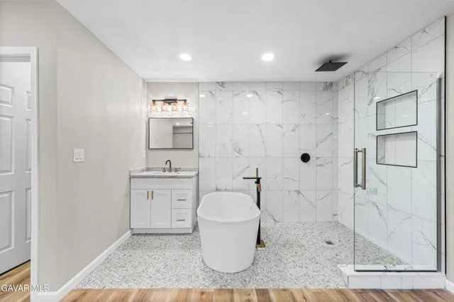 $489,999 | 1050 Landsford Street, Lancaster, CA 93535