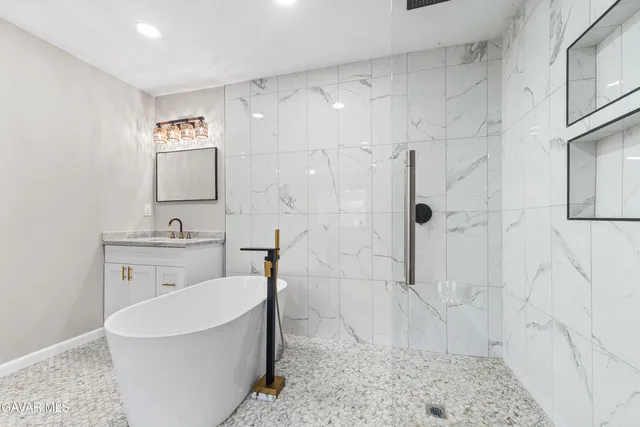 $489,999 | 1050 Landsford Street, Lancaster, CA 93535