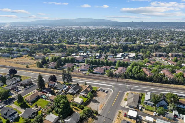 $189,950 | 2101 East Illinois Avenue, Spokane, WA 99207