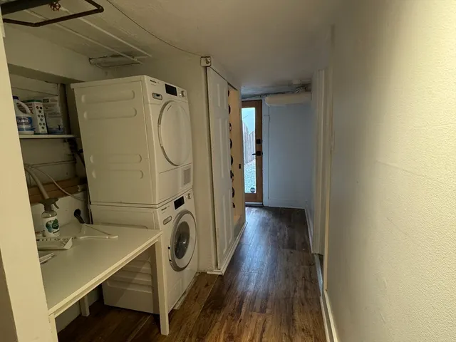 a view of a bathroom with utility room