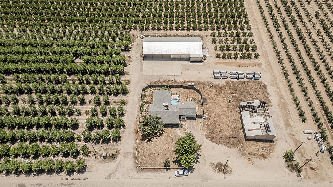 17209 East Floral Avenue Reedley, CA 93654 - Photo 46 of 48