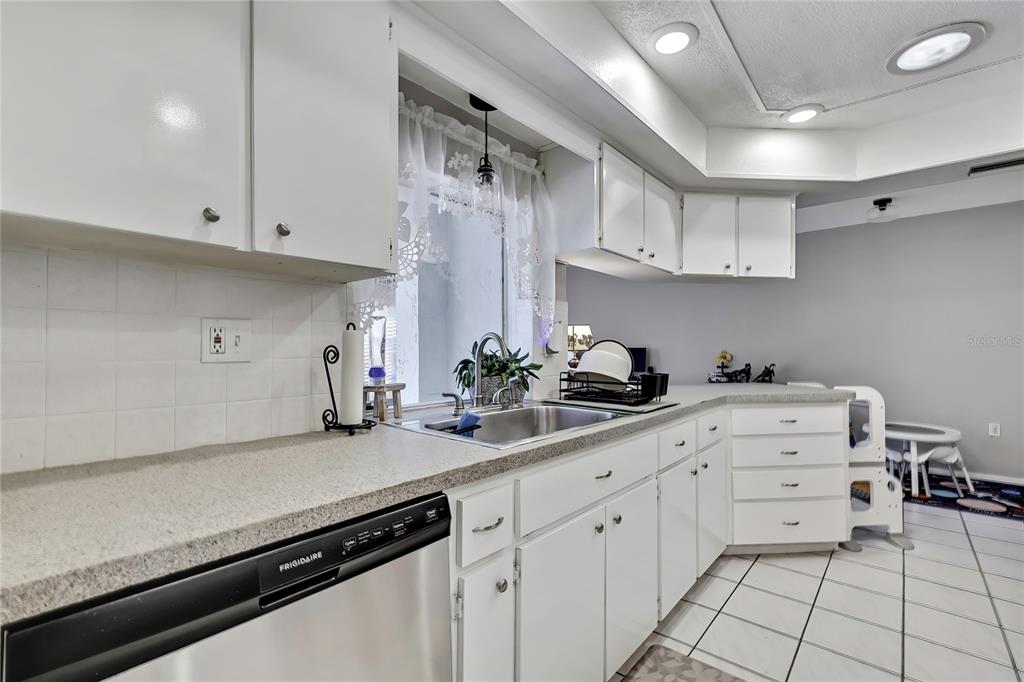 2274 Danforth Road Spring Hill, FL 34608 - Photo 13 of 48