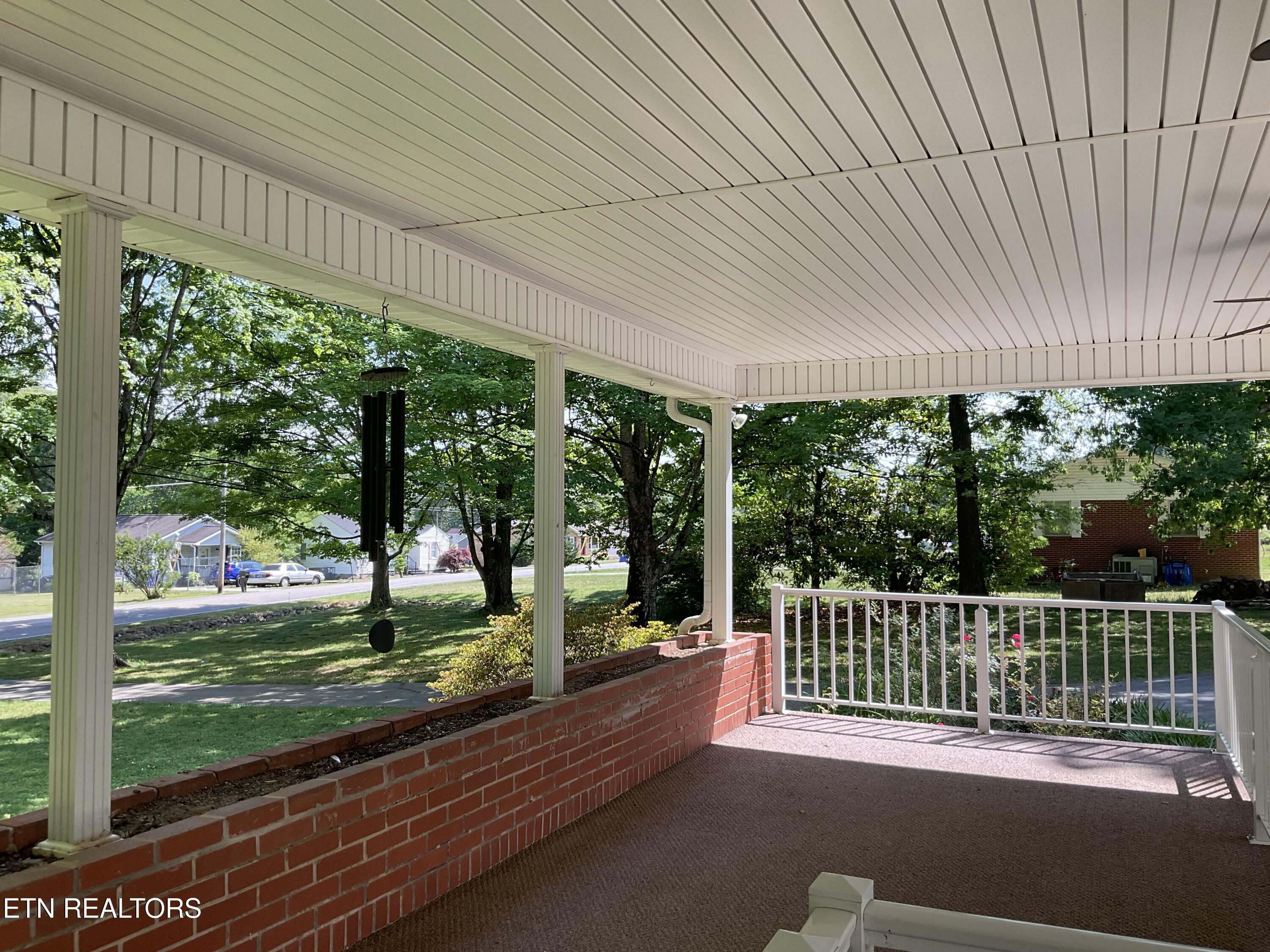 328 Ridgeview Drive Clinton, TN 37716 - Photo 4 of 45 Covered Porch