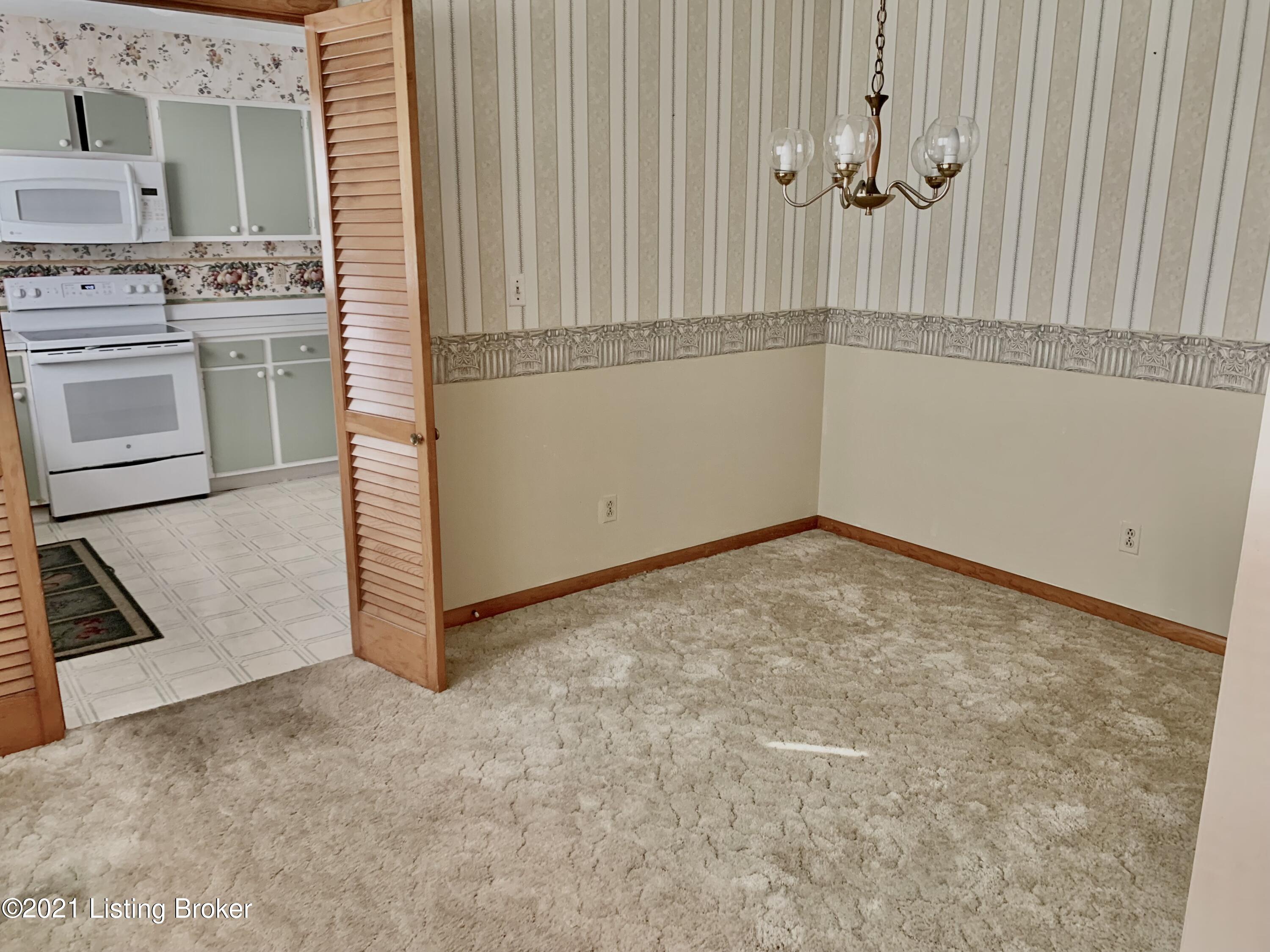 4007 Fern Valley Road Louisville, KY 40219 - Photo 13 of 39 Dining Room