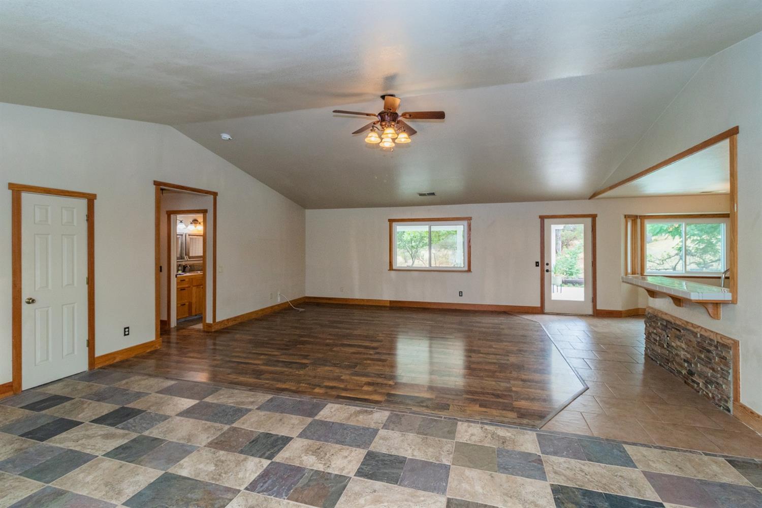 29360 Auberry Road Prather, CA 93651 - Photo 4 of 33 Gallery Image 4