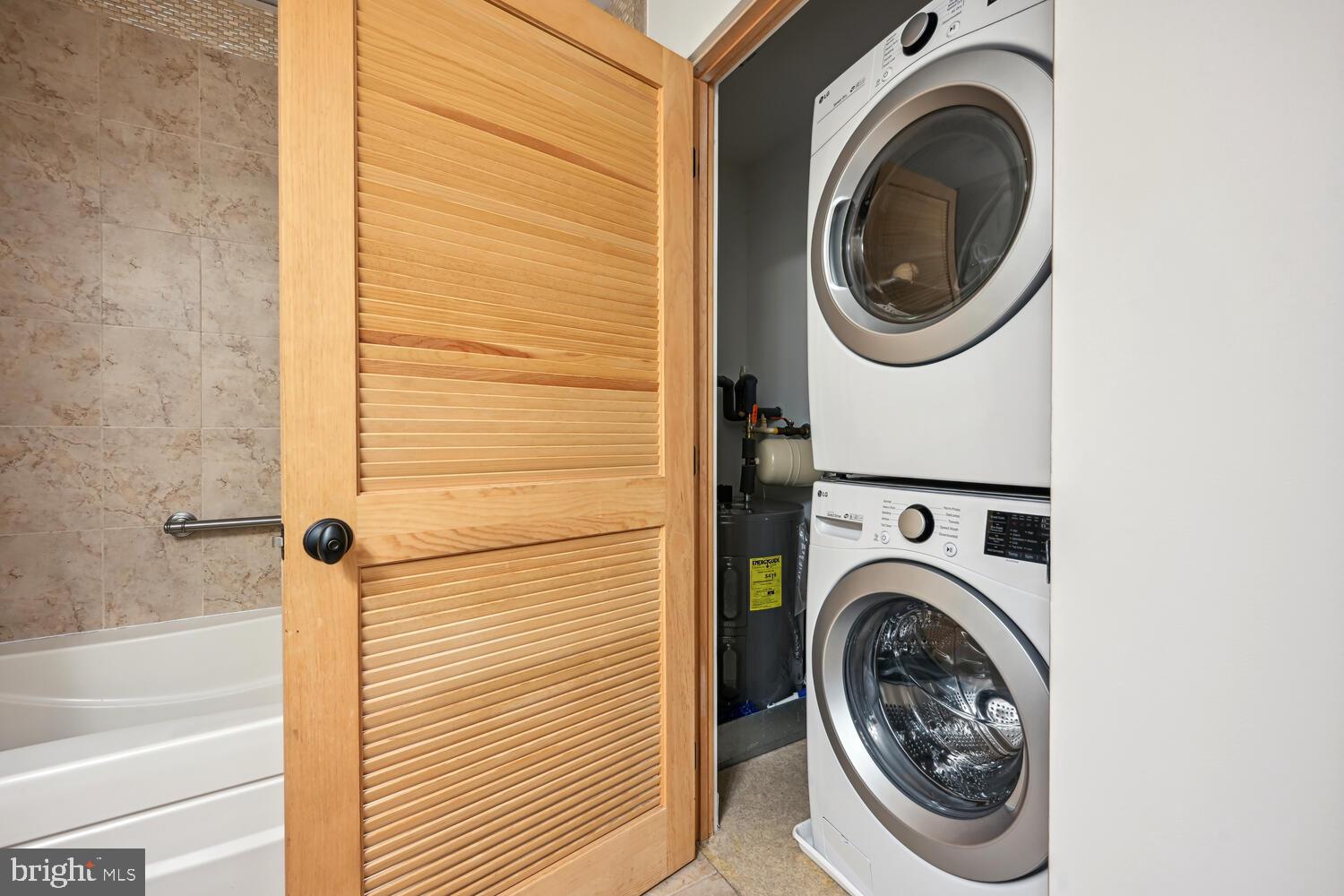 9610 Dewitt Drive, Unit B414 Silver Spring, MD 20910 - Photo 11 of 31 FULL SIZE WASHER & DRYER , hall bathroom