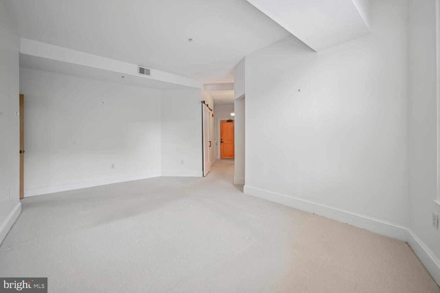 9610 Dewitt Drive, Unit B414 Silver Spring, MD 20910 - Photo 16 of 31 Primary to luxurious en-suite walk-in