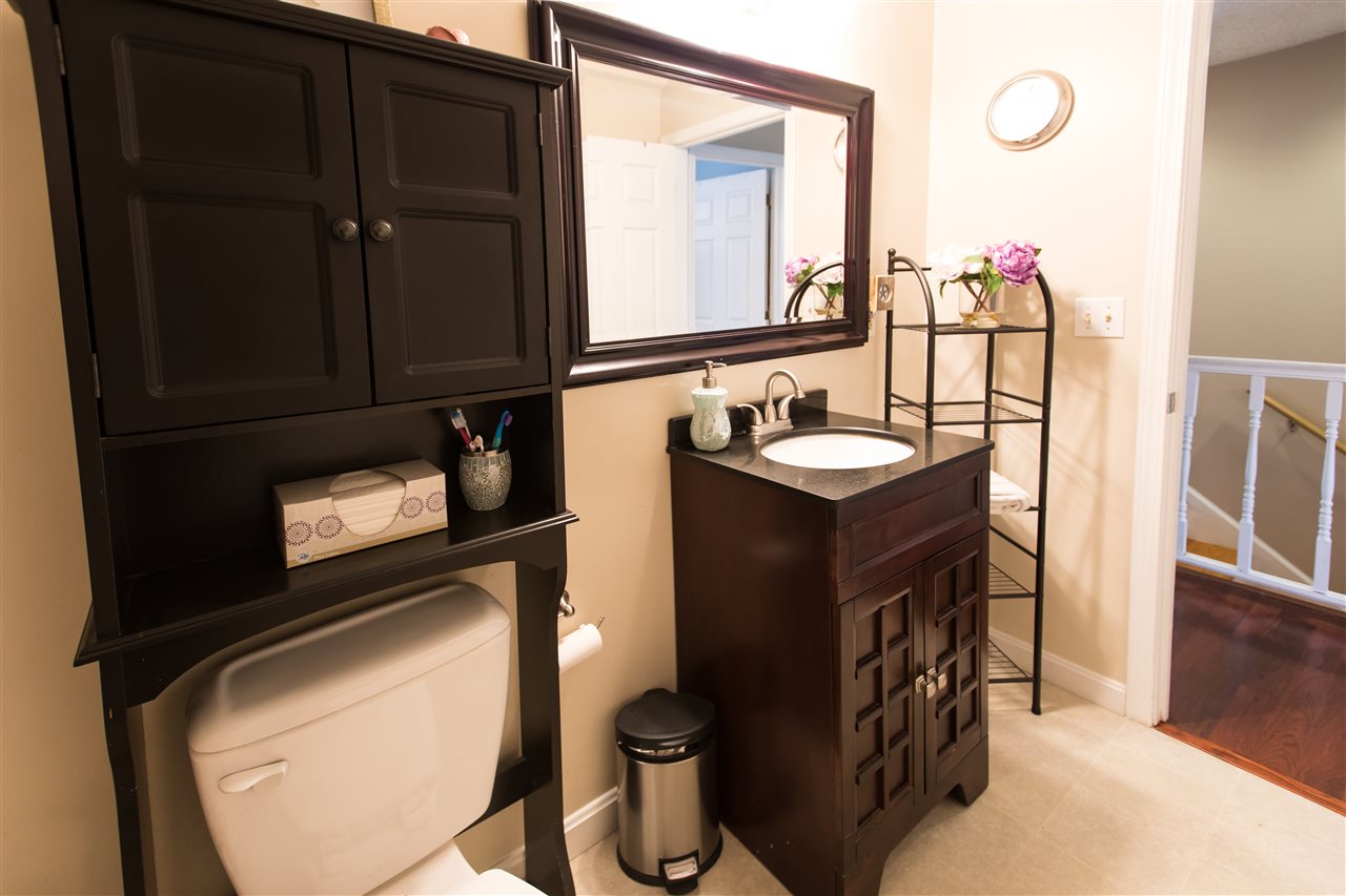 1035 South Mammoth Road, Unit 5 Manchester, NH 03109 - Photo 17 of 19
