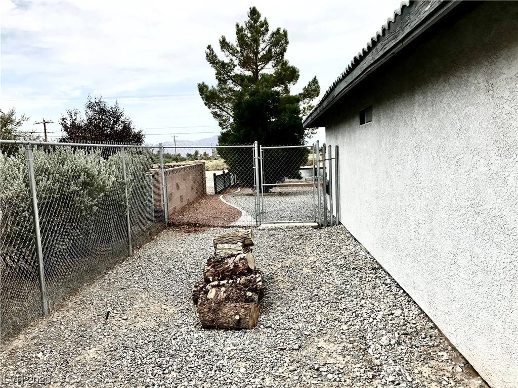 2971 South Blagg Road Pahrump, NV 89048 - Photo 8 of 34