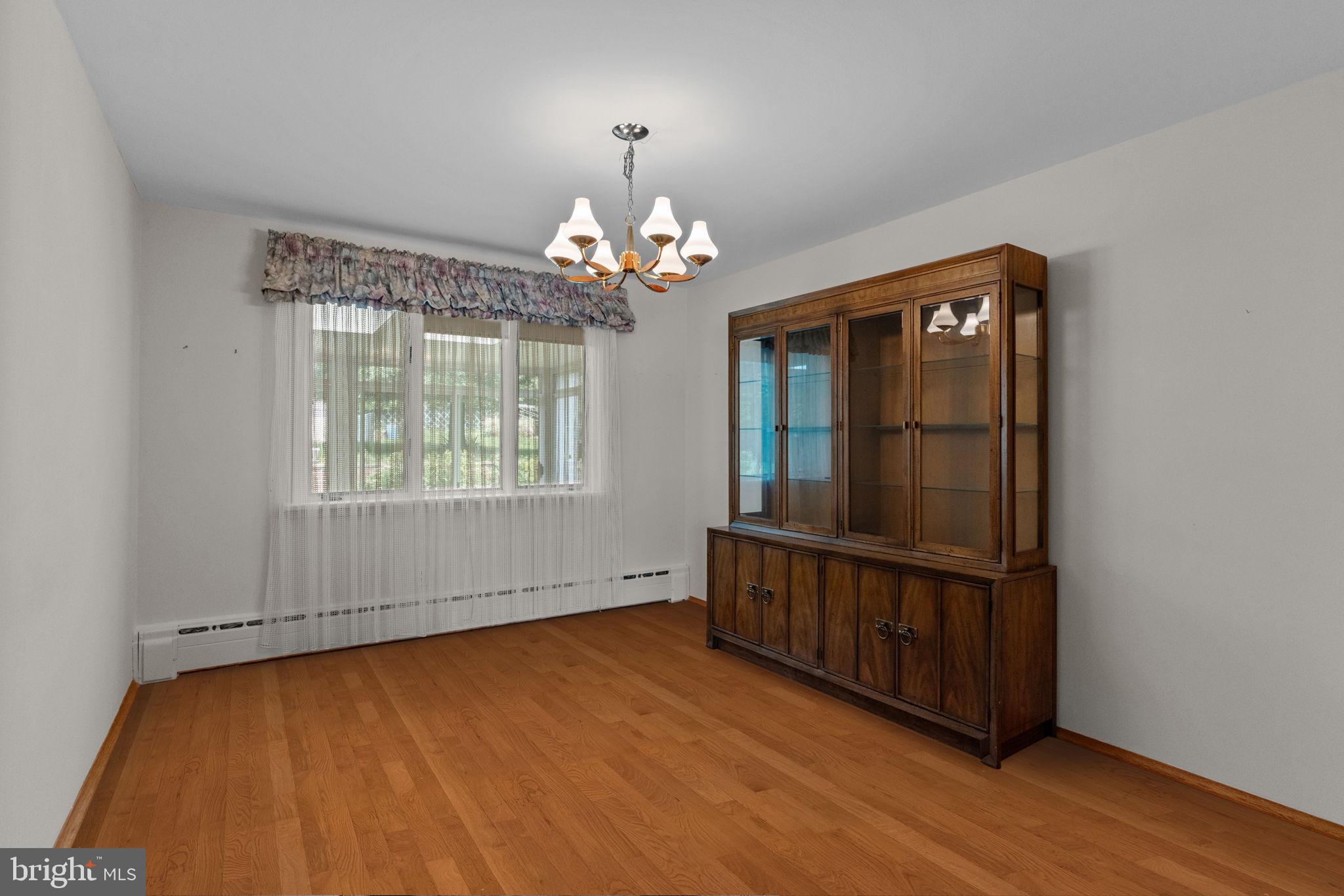 645 Lily Road Warminster, PA 18974 - Photo 12 of 34 Gallery Image 12