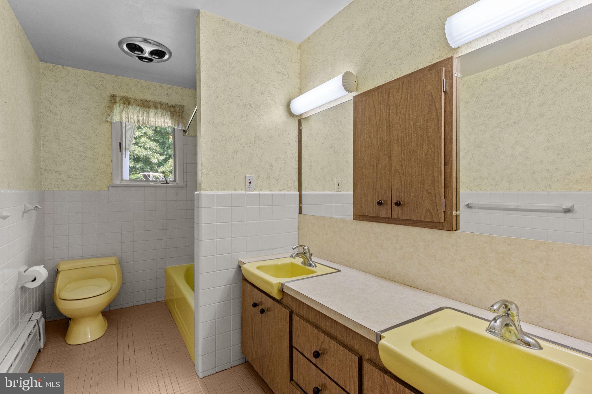 645 Lily Road Warminster, PA 18974 - Photo 19 of 34 Gallery Image 19