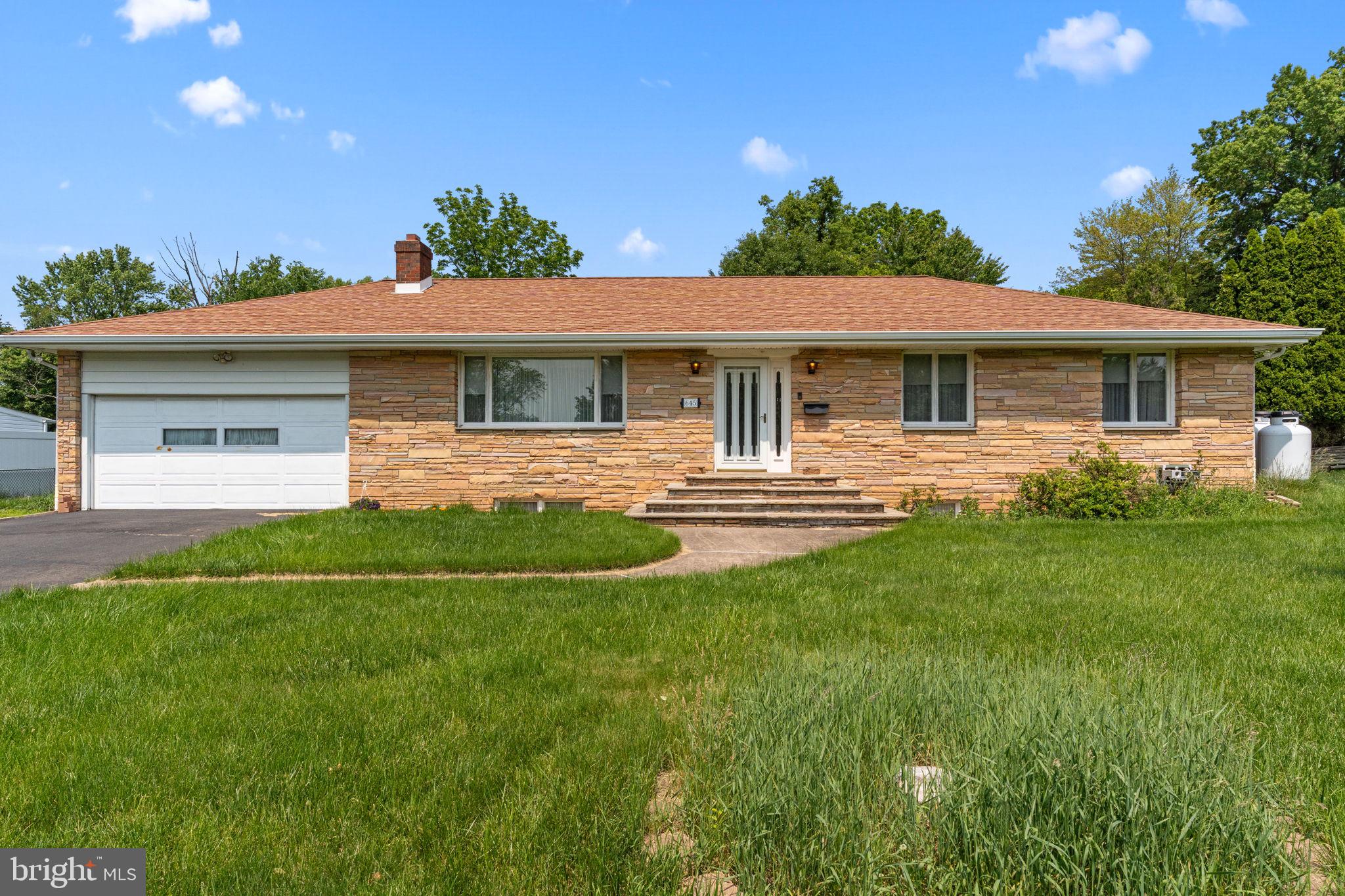 645 Lily Road Warminster, PA 18974 - Photo 2 of 34 Gallery Image 2