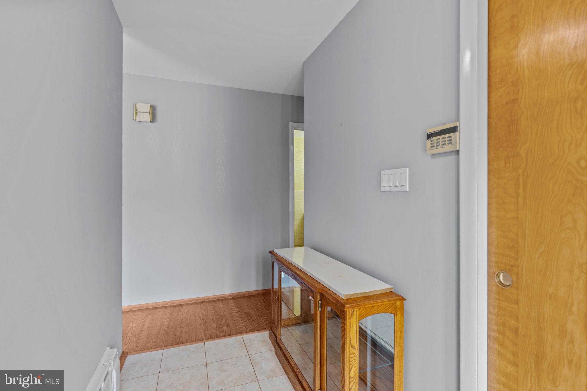 645 Lily Road Warminster, PA 18974 - Photo 4 of 34 Gallery Image 4