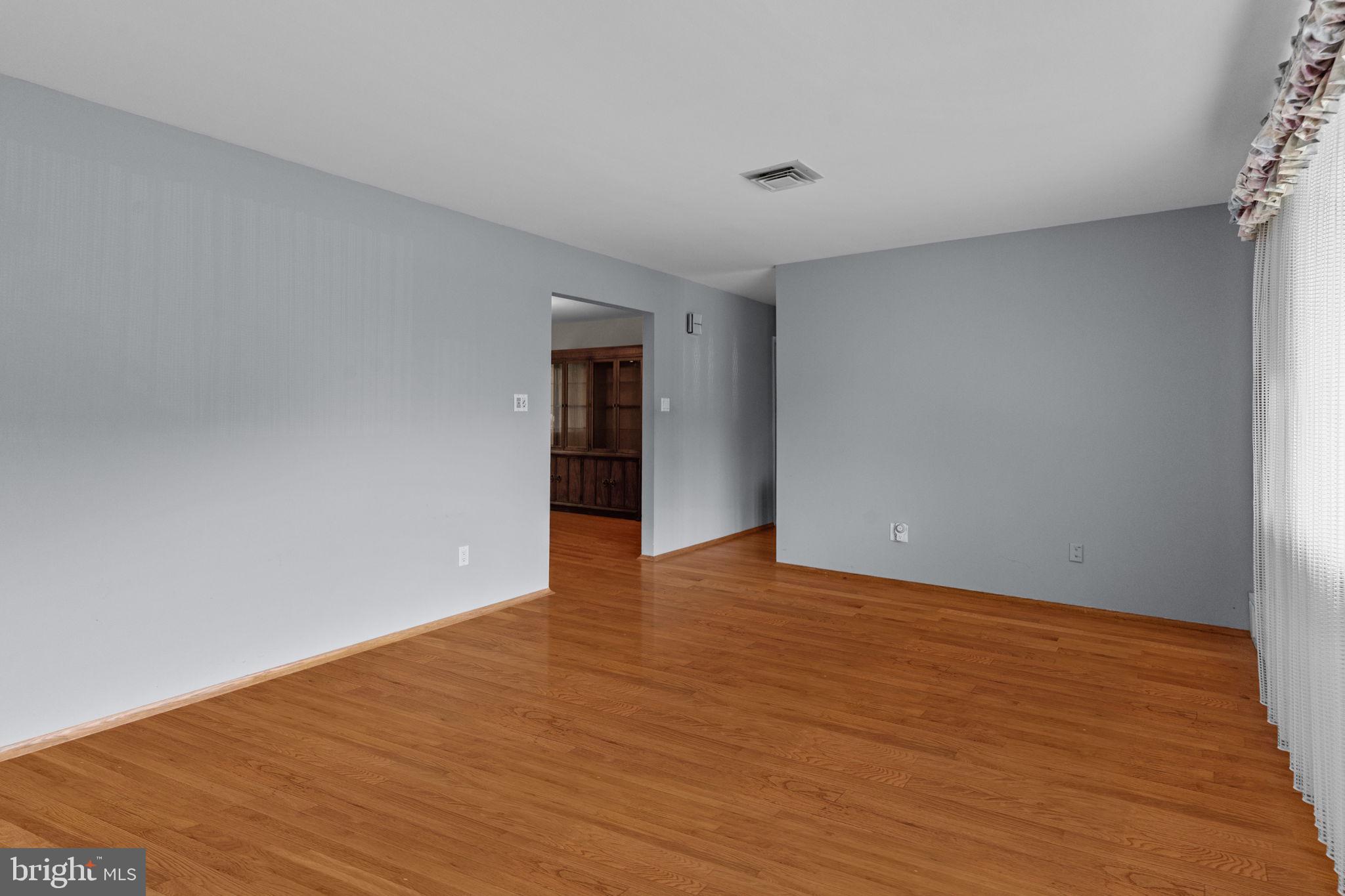 645 Lily Road Warminster, PA 18974 - Photo 10 of 34 Gallery Image 10