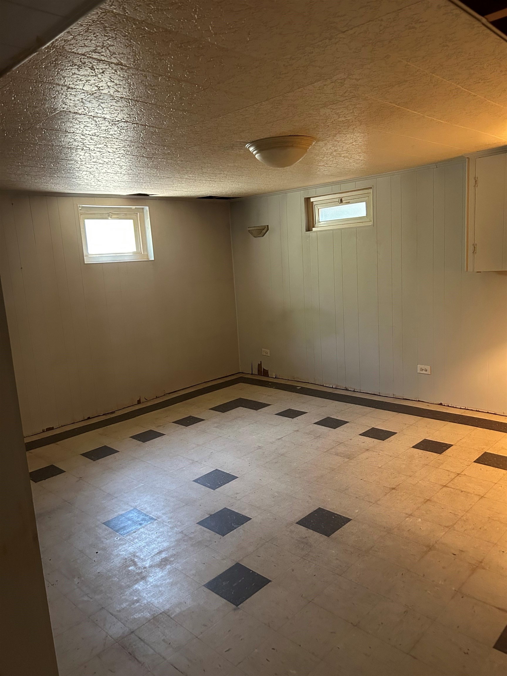 12 3rd Street Hudson, NH 03051 - Photo 22 of 30 Gallery Image 22