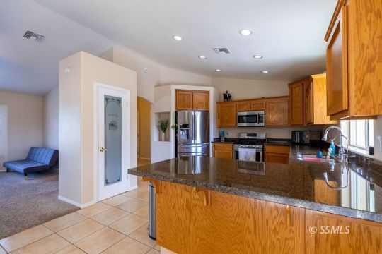 1025 Porter Street Ridgecrest, CA 93555 - Photo 10 of 28
