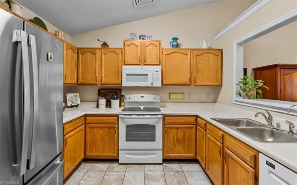 $236,500 | 3100 Woodpoint Street, Jamestown, NC 27282