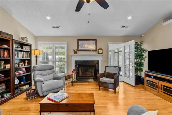 $236,500 | 3100 Woodpoint Street, Jamestown, NC 27282