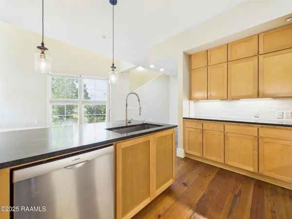 $365,000 | 1127 Camellia Boulevard, Unit H1, Lafayette, LA 70508