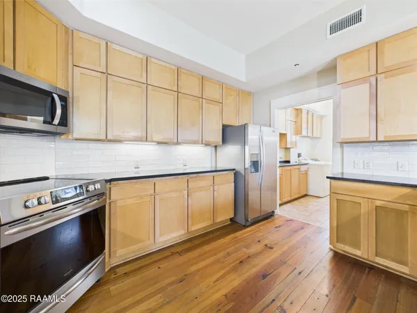 $365,000 | 1127 Camellia Boulevard, Unit H1, Lafayette, LA 70508