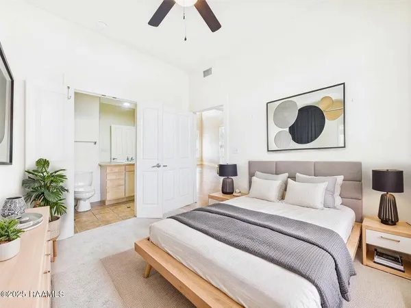 $365,000 | 1127 Camellia Boulevard, Unit H1, Lafayette, LA 70508