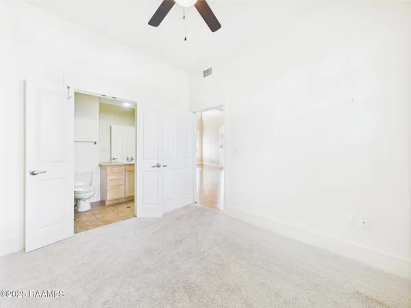 $365,000 | 1127 Camellia Boulevard, Unit H1, Lafayette, LA 70508