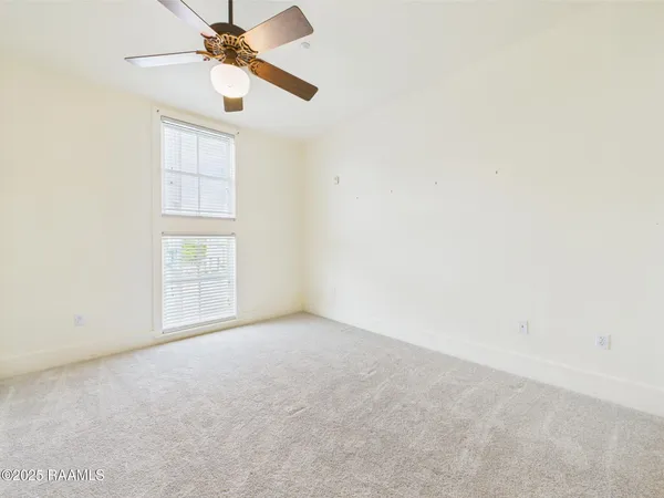 $365,000 | 1127 Camellia Boulevard, Unit H1, Lafayette, LA 70508