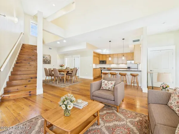 $365,000 | 1127 Camellia Boulevard, Unit H1, Lafayette, LA 70508