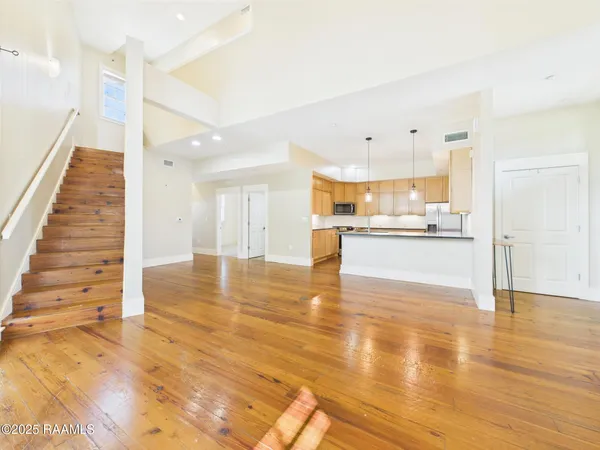 $365,000 | 1127 Camellia Boulevard, Unit H1, Lafayette, LA 70508