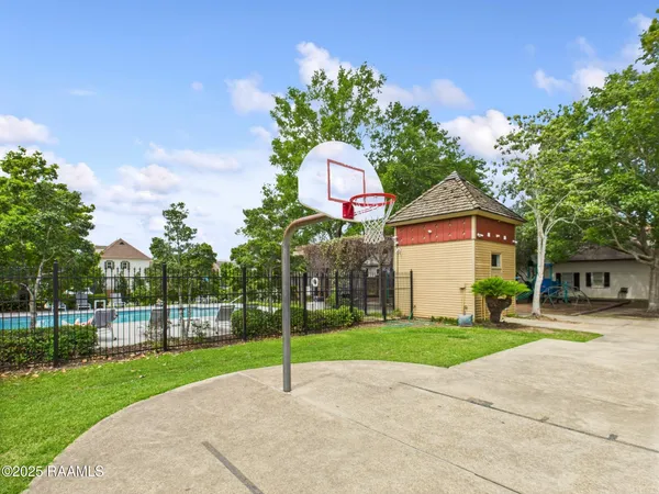 $365,000 | 1127 Camellia Boulevard, Unit H1, Lafayette, LA 70508