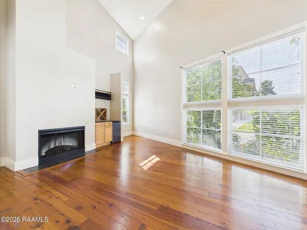 $365,000 | 1127 Camellia Boulevard, Unit H1, Lafayette, LA 70508