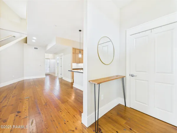 $365,000 | 1127 Camellia Boulevard, Unit H1, Lafayette, LA 70508